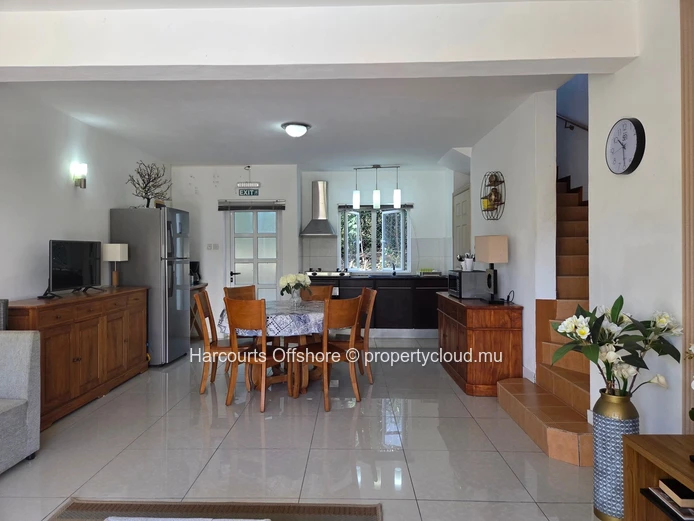 Maison mitoyenne de 3 chambres à louer, prête à emménager, à Grand Baie !