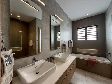 4 Bedroom Apartment