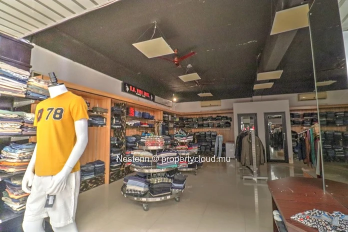 Espace commercial de 1200 m²