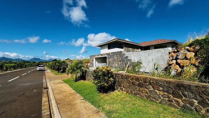Seize the Opportunity: Modern Elegance at Domaine de Hillside 2