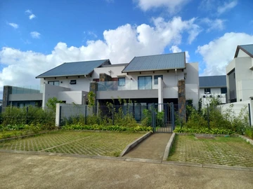 4 Bedroom Townhouse, Duplex