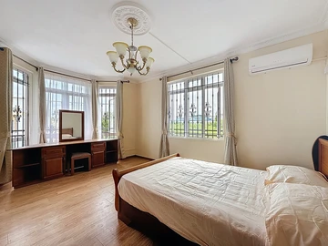 7 Bedroom House