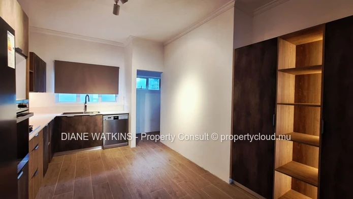 Appartement moderne à vendre à Floréal avec balcon et vue panoramique.