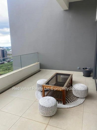 Penthouse moderne de 3 chambres avec de hauts plafonds et des équipements de qualité – Moka | Rs 130,000