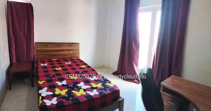Élégant appartement de 3 chambres avec vue sur le centre équestre à louer à Floréal