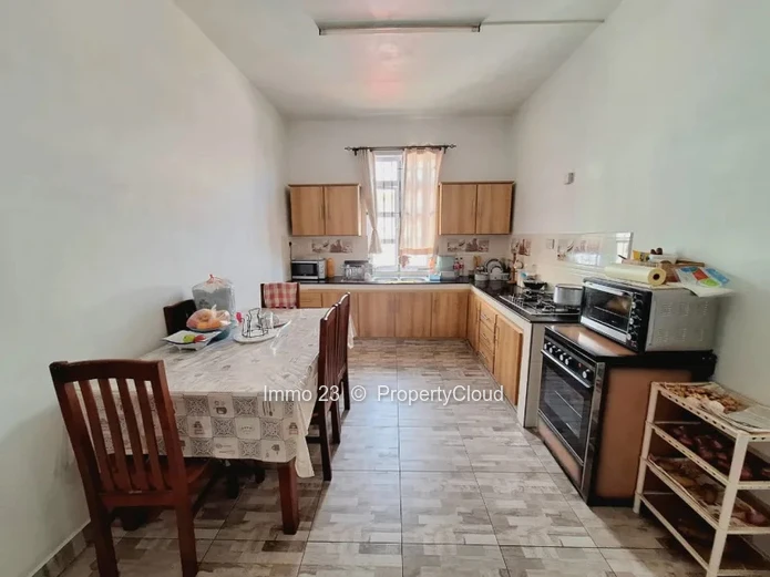 Maisons / Villas - 9 chambres - Curepipe