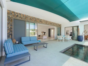 4 Bedroom Villa