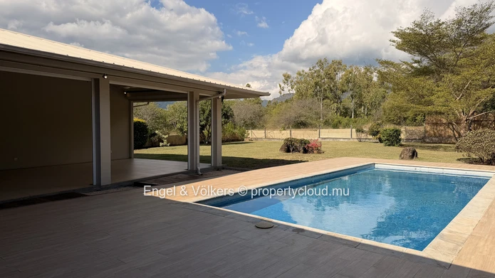 Spacious Villa with Pool in a Prestigious Gated Community near Black River