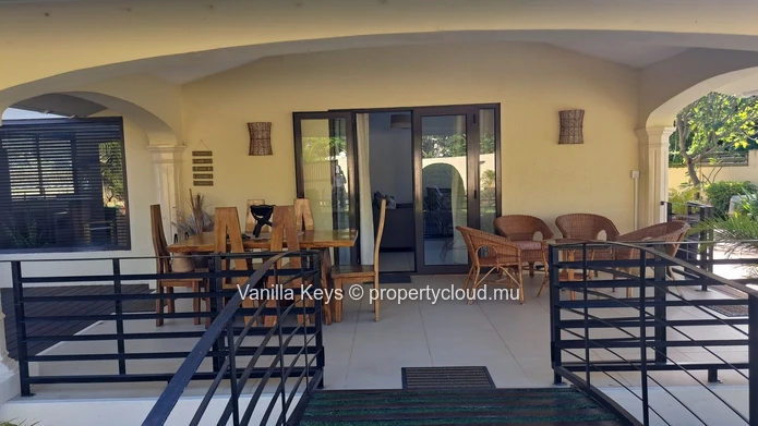 Exceptional 4-bedroom villa with pool, on long term rental in Petite Rivière Noire
