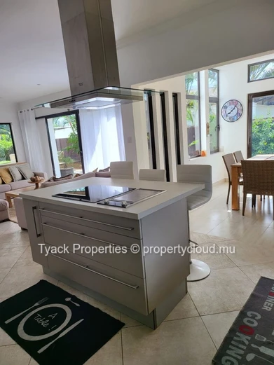 Villa RES à Vendre à Pointe aux Piments – 3 Chambres en Suite