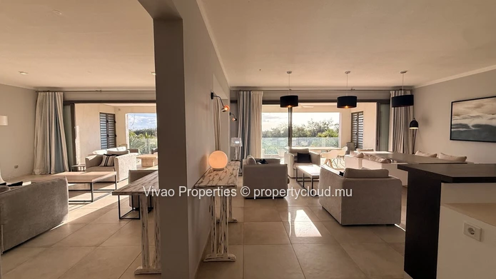 Appartement de luxe de 5 chambres en suite à louer à Balaclava - 150 000 Rs par mois