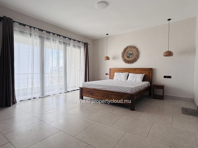 Péreybère - Charmant duplex de 4 chambres avec piscine et garage