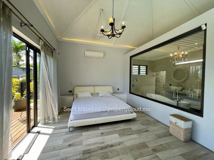 Sanctuaire Moderne : Le Luxe au Cœur d'un Domaine Exclusif