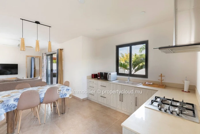 Pleasant 3-Bedroom Villa with Private Pool & Kiosk – For Rent in Grand Baie