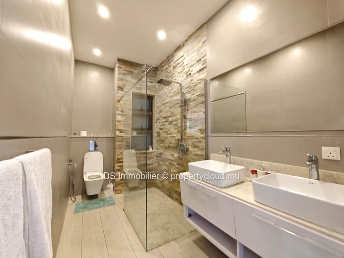 For Rent – 2-Bedroom Villa With En-Suite Bathrooms In Grand Baie - North
