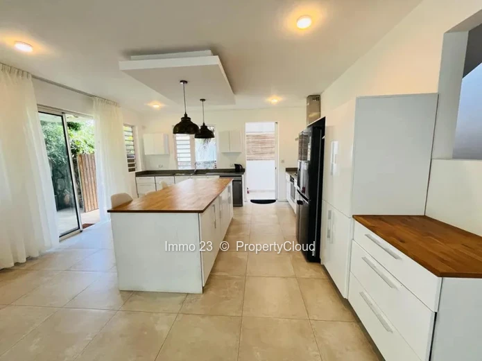 Maison / Villa - 3 chambres - Calodyne - Ref. MA81718LO