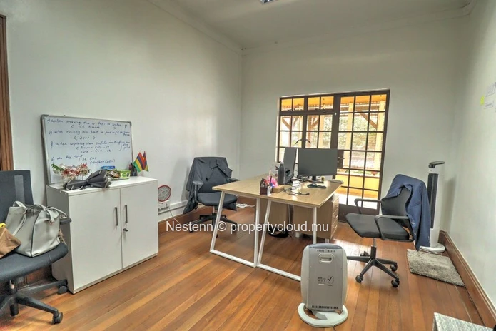 Prestigious property ideal for a head office or offices