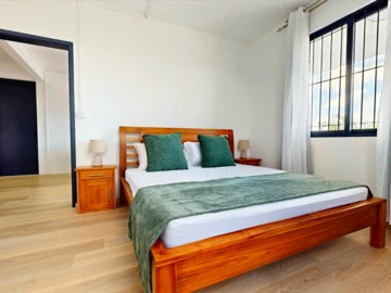 6 Bedroom Apartment