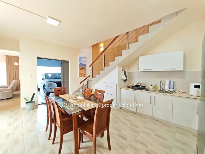 À Louer – Villa 3 Chambres -Résidence Privée-  Mont Choisy- Nord