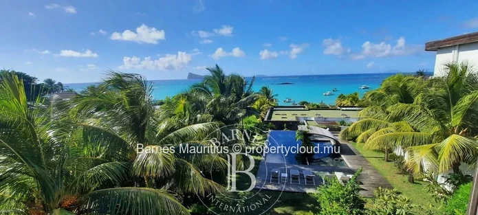 CAP MALHEUREUX – BEACH FRONT PENTHOUSE with 3 bedrooms