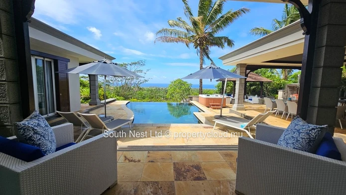 Villa de luxe de 5 chambres avec vue sur la mer 