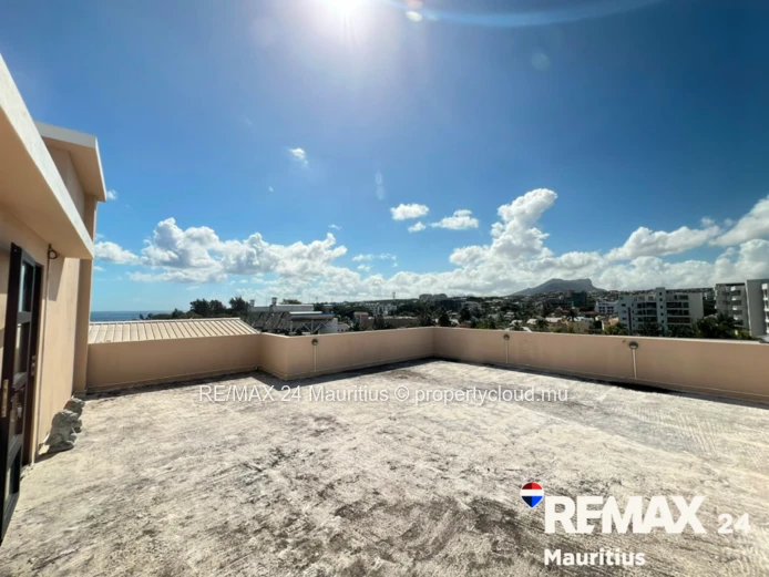 3-Bedroom Apartment with Private Rooftop Terrace | Flic en Flac