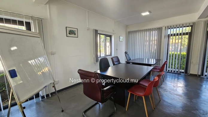 Commercial building of 223m2
