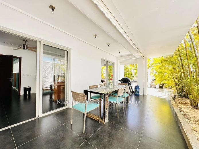 Exceptional Villa With Direct Beach Access