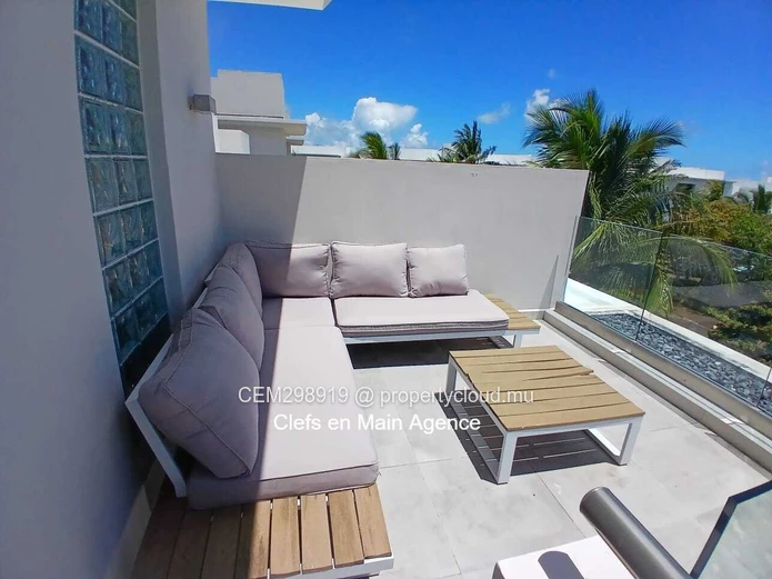 Duplex de Luxe Meublé à Louer – Azuri Village, Roches Noires