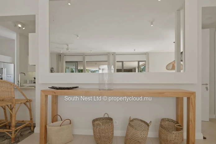 Penthouse de Luxe avec Accès Privé à la Baie de Merville