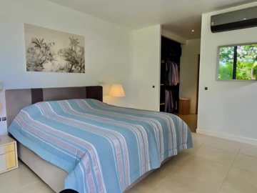 5 Bedroom Villa