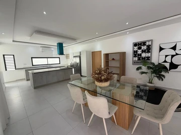 4 Bedroom Villa