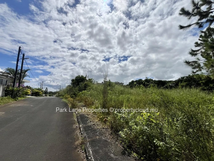 Build your dream home in the heart of Pleine de l’Hermitage 
