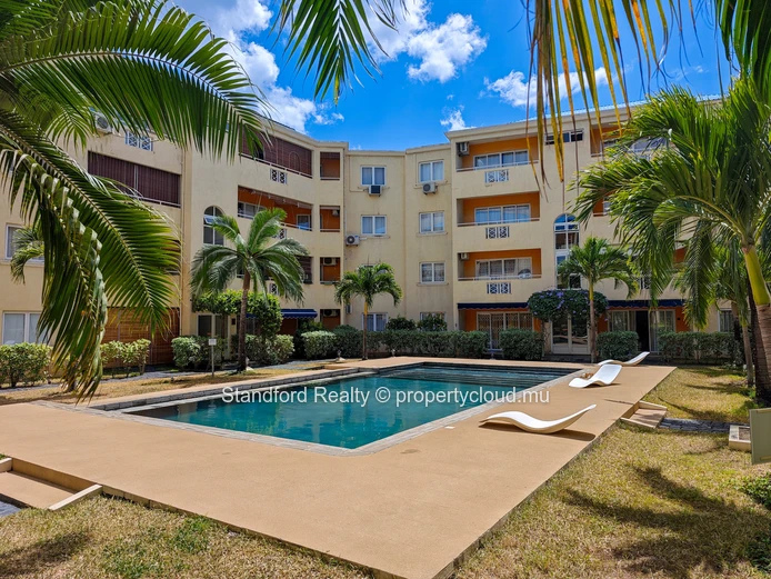 3-Bedroom Apartment for Rent – Walking Distance to the Beach