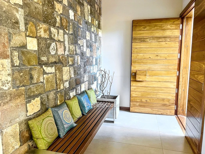 For Rent - 4-Bedroom Villa - Flic En Flac 