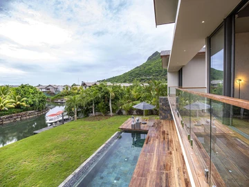 5 Bedroom Villa