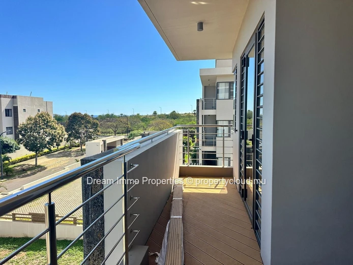 Superbe penthouse de 3 chambres avec toit-terrasse privé, vue mer & montagnes à Flic en Flac - Ile Maurice