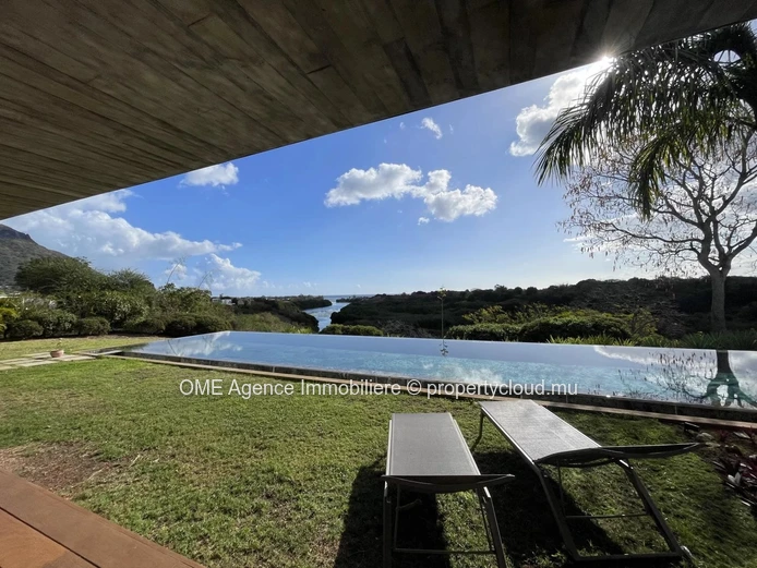 TAMARIN - Exceptional villa with a view on the bay - 5 bedrooms