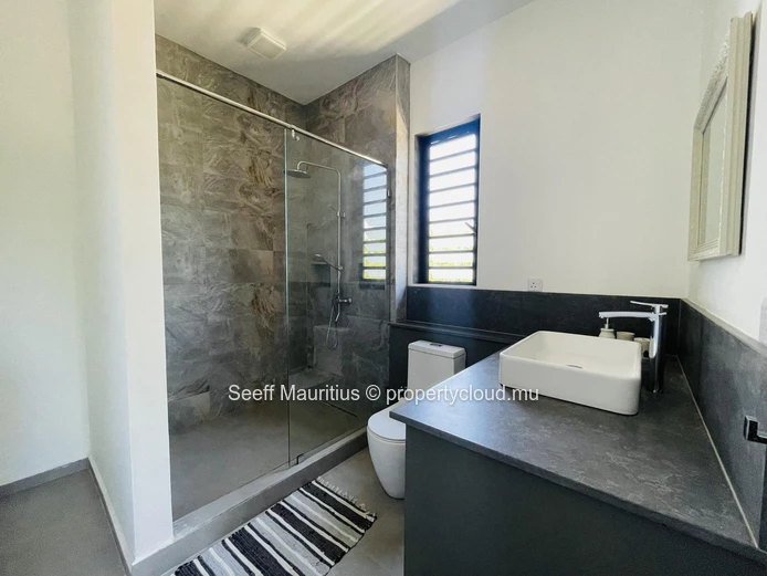Superbe maison moderne dans un cadre serein et accessible