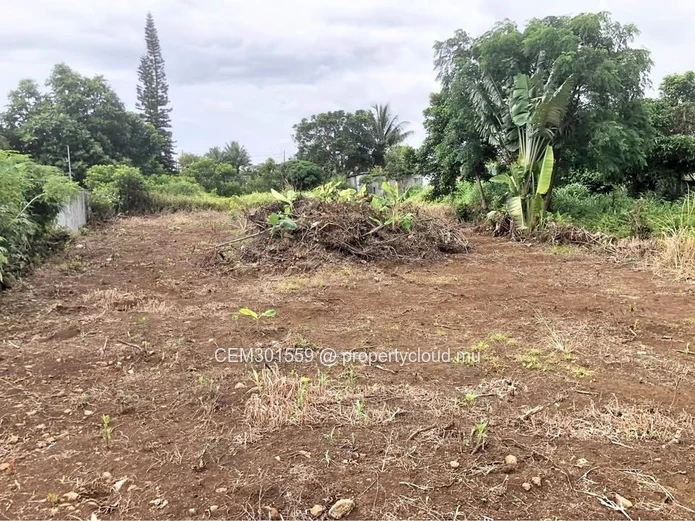 8.29 perches residential land for sale in Rivière du poste