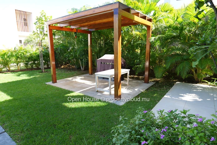 3-Bedroom PDS Villa with Private Pool for Sale in Tamarin
