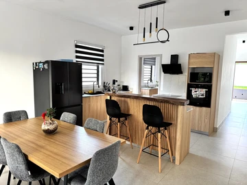 5 Bedroom Villa