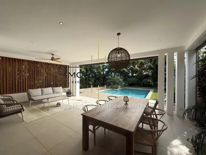 Villa contemporaine de prestige à louer à Grand Baie – 4 chambres | Piscine privée | Résidence sécurisée | 300 m²