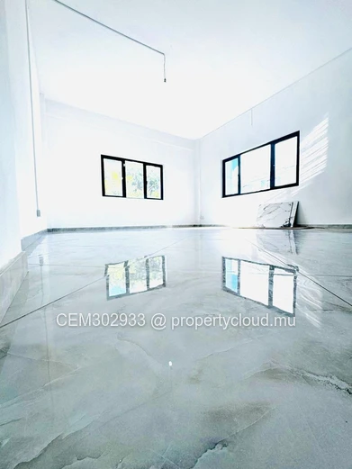 PROPRIÉTÉ RÉSIDENTIELLE EXCLUSIVE À VENDRE – Quatre Bornes