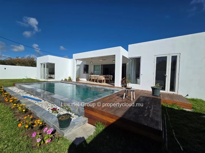 Brand-New Villa for Rent in Petit Raffray