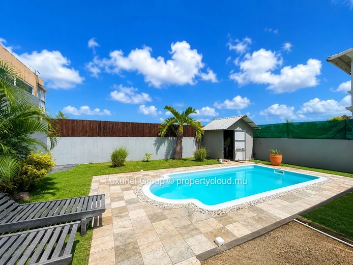  Villa À Louer À Péreybère – Confort Et Piscine Privative