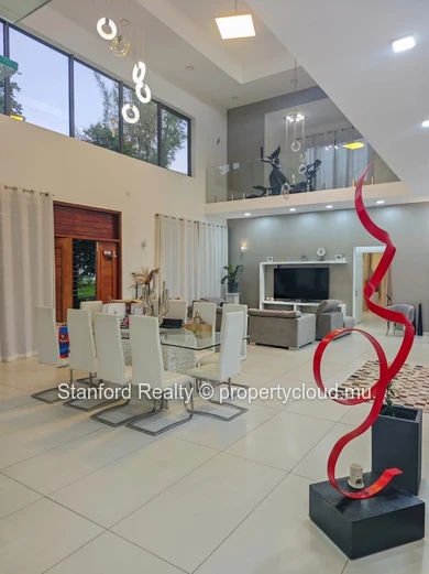 Spacious 4-Bedroom Villa for Rent in a Secure Gated Community - Bagatelle