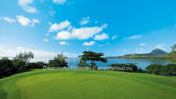 Beautiful And Huge Irs Lands For Sale In A Luxurious 5 * Resort On The East Of Mauritius