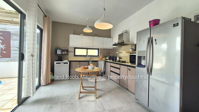 FOR RENT – MONT CHOISY | Superb 2-Bedroom Villa with Private Pool 