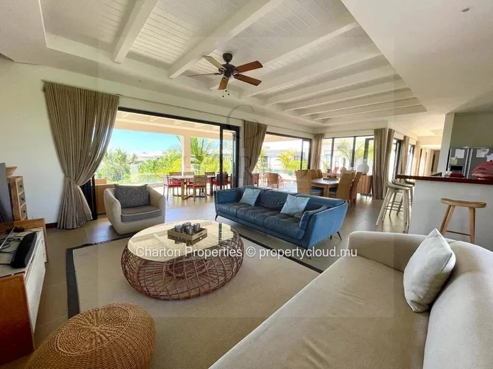 Exceptional penthouse with sea view